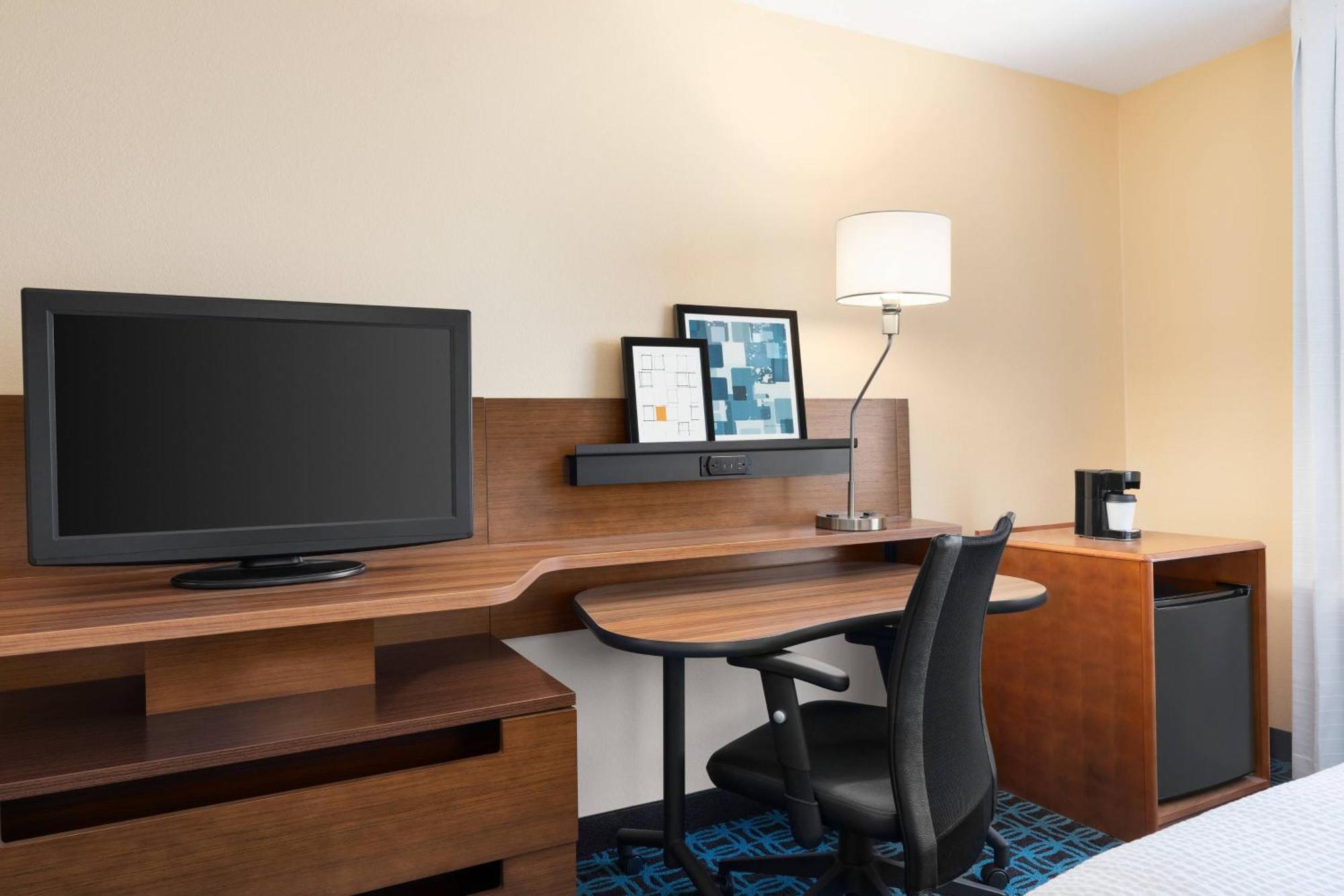 Fairfield Inn By Marriott Deptford Exterior photo
